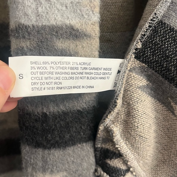 Aztec Print Wool blend Shacket Size Small - Picture 6 of 7